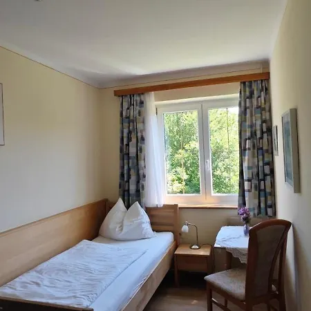 Haus Adler 그뢰브밍